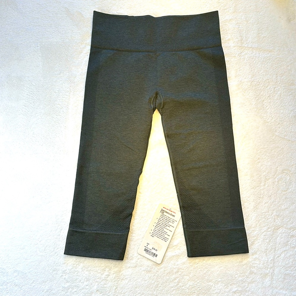 Lululemon Seamlessly Street Crop Leggings